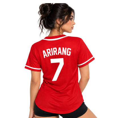 Camiseta de béisbol BTS roja con diseño Bangtan y número 7, vista espalda